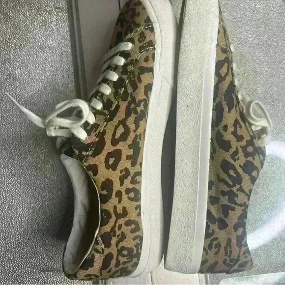 Madewell Sidewalk Low Top Leopard Cheetah Print 
 Sneaker Shoes - Picture 5 of 9